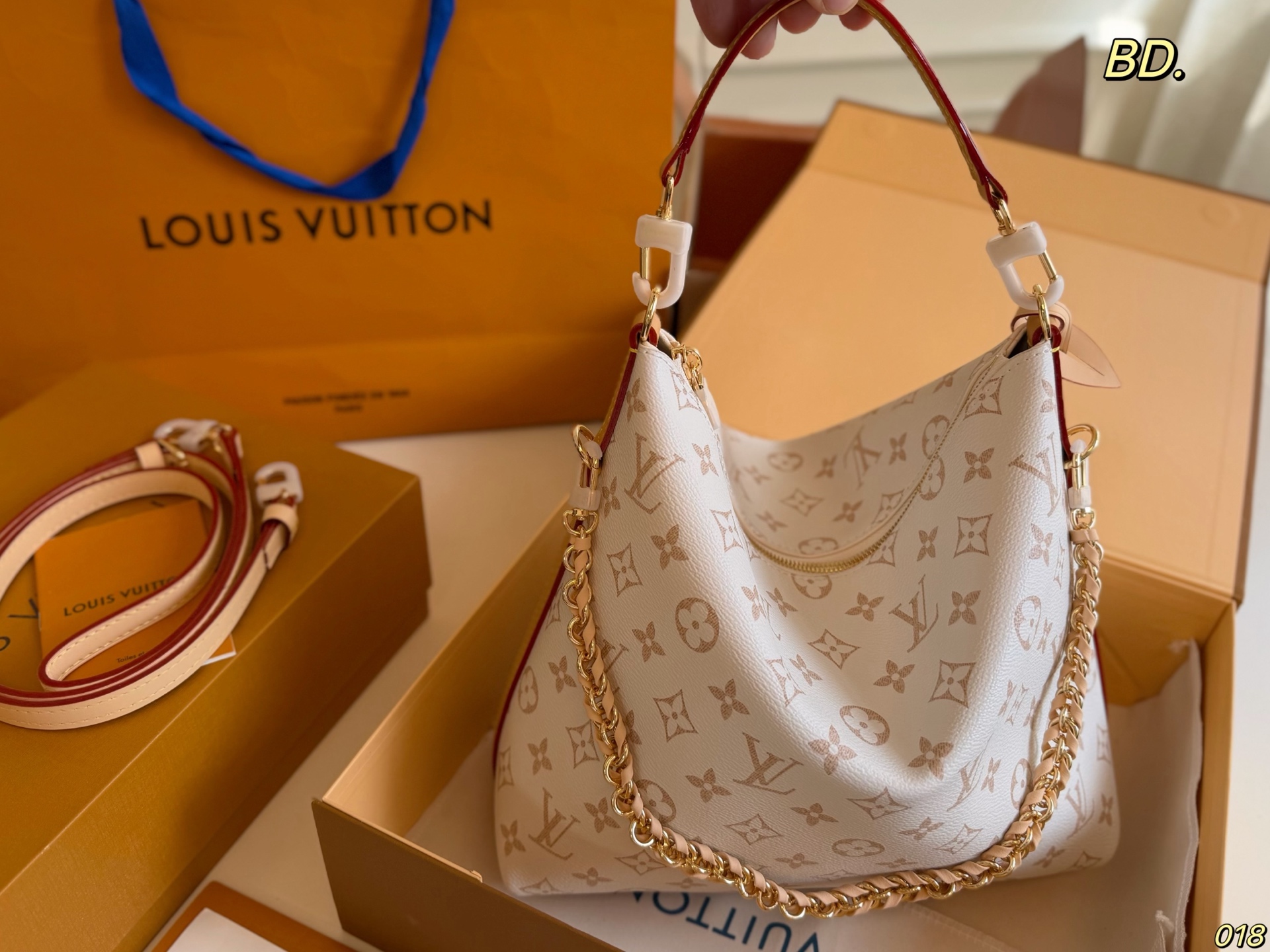 Louis Vuitton LV Handbag Daily Commute Shipping Box Included